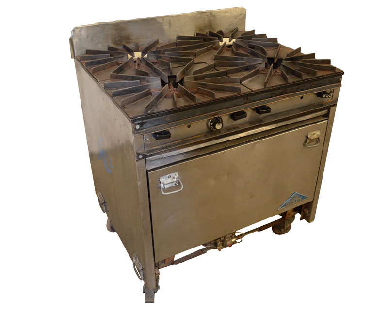 PROPANE OVEN w 4 BURNERS - Requires 30 LB Tank. THIS ITEM IS DELIVERY ONLY.