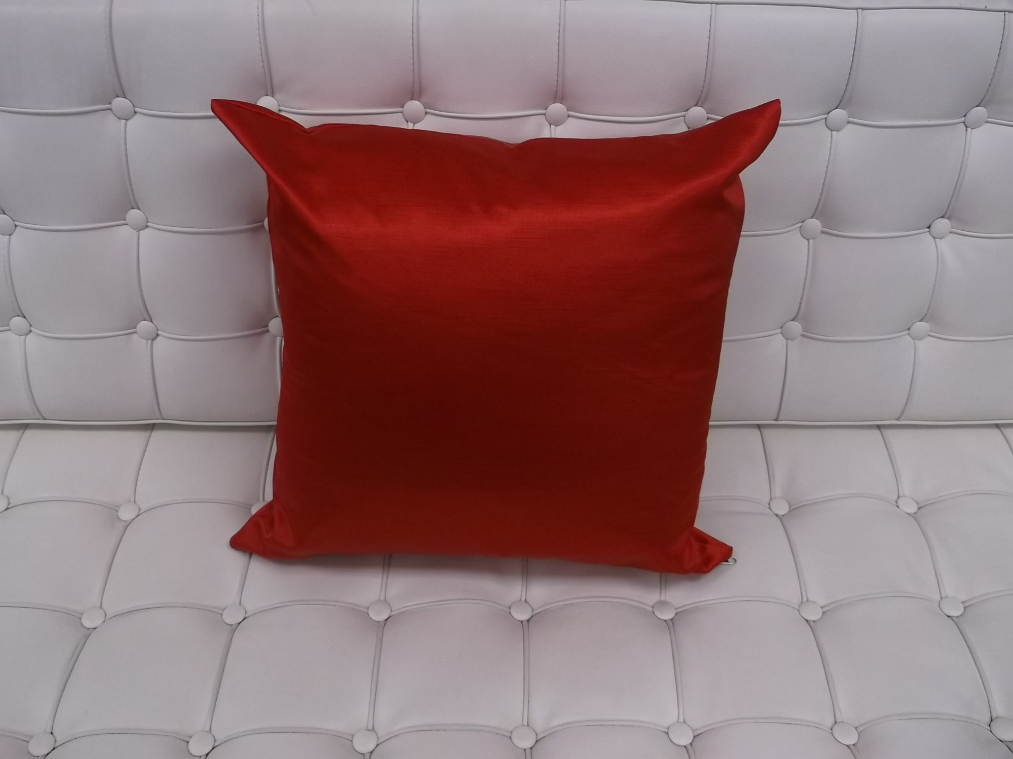 PILLOW - RED MAJESTIC 20"X20"